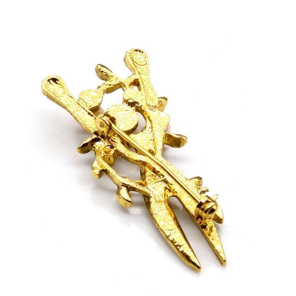 1928 Roses and Gardening Shears Brooch, Vintage Romantic Lapel Pin with Bisque - Picture 3 of 3